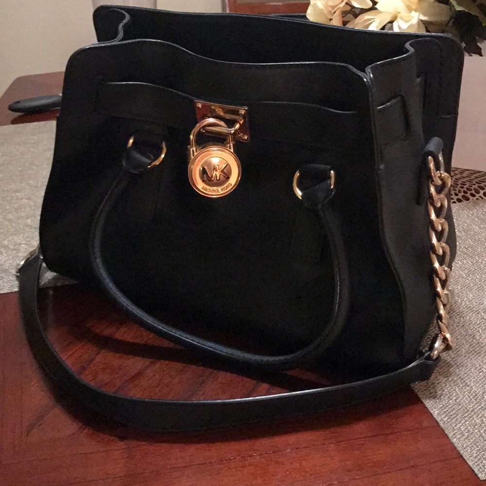 Black Hamilton hand bag. Like new.